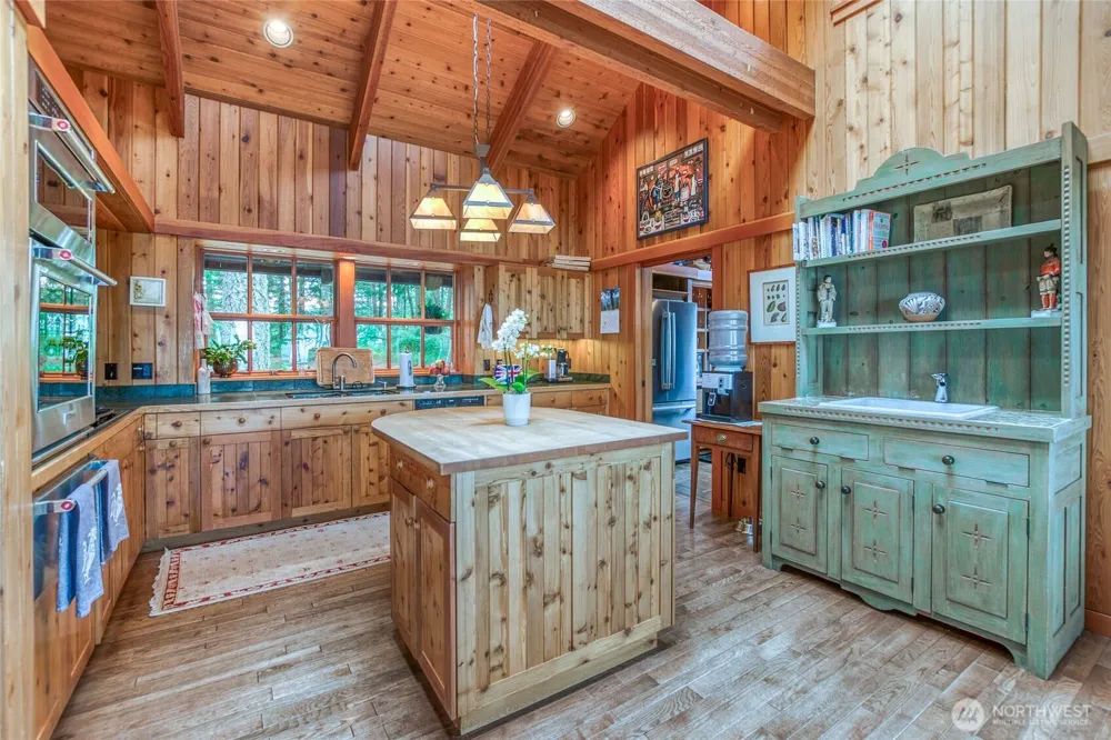 186 Sunrise Bluff Lane Orcas Island, WA 98279