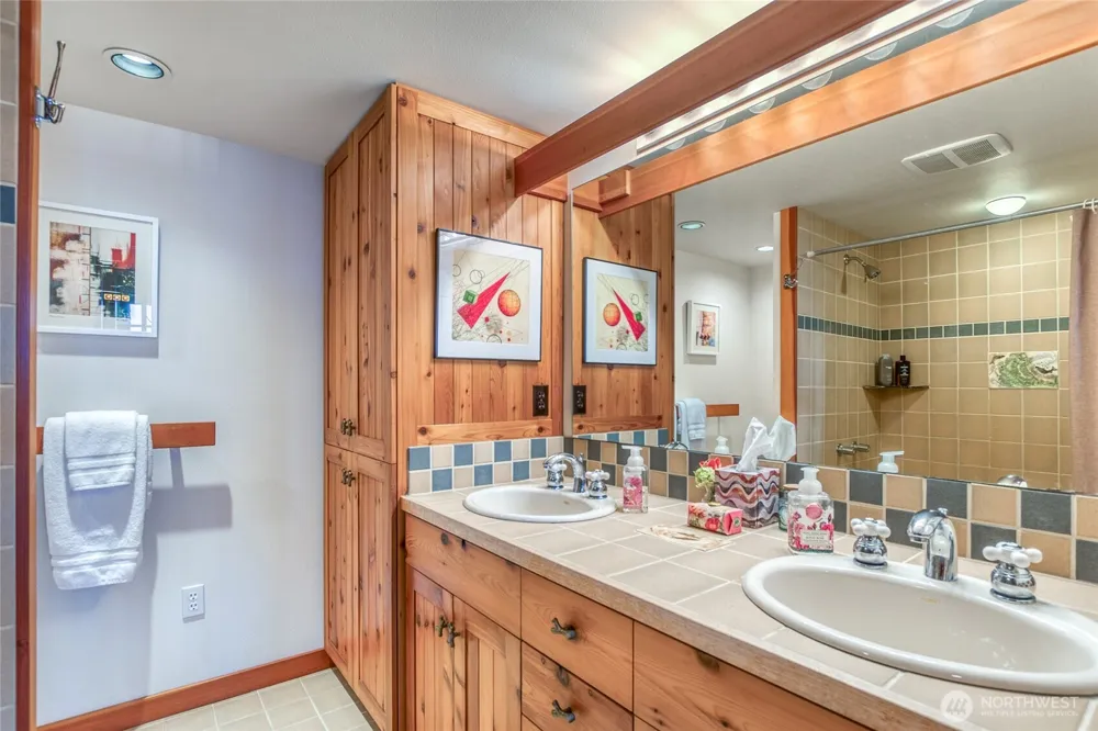 186 Sunrise Bluff Lane Orcas Island, WA 98279