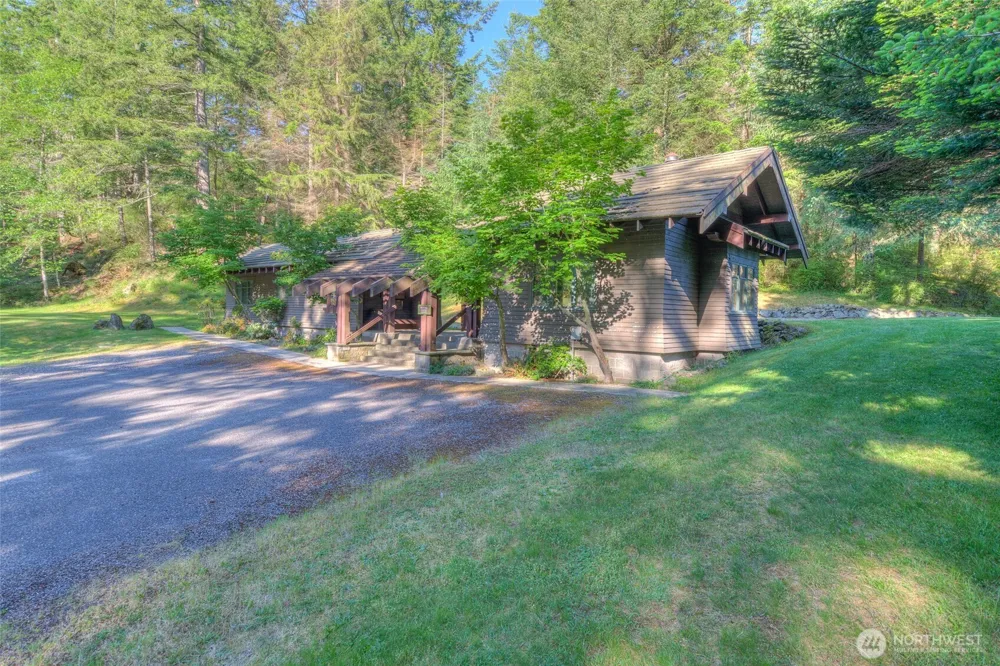 186 Sunrise Bluff Lane Orcas Island, WA 98279
