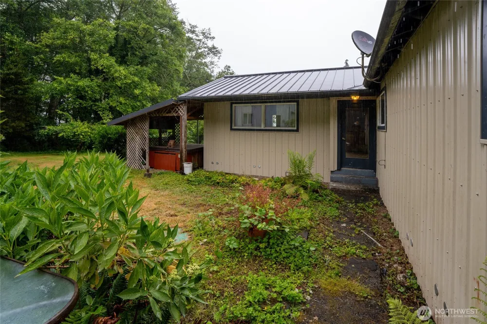 8344 Highway 112 Sekiu, WA 98381