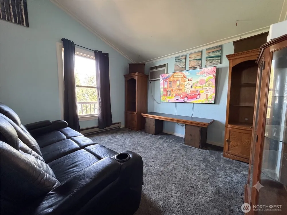 2745 NE Westshore Dr Moses Lake, WA 98837