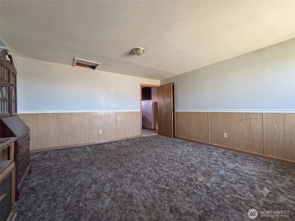 2745 NE Westshore Dr Moses Lake, WA 98837