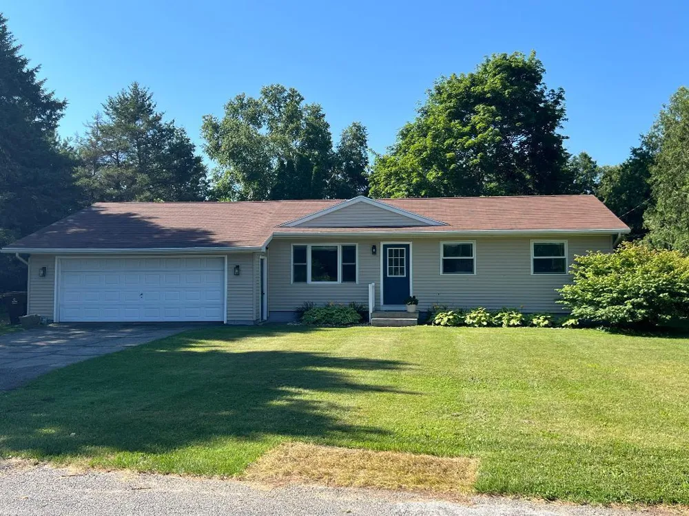 126 Johnson Street Edmore, MI 48829