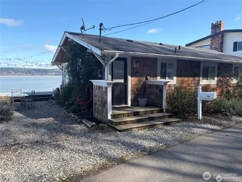 3151 Shoreline Drive