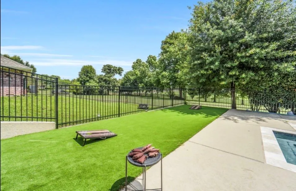 3011 Willow Oak Lane Sealy, TX 77474