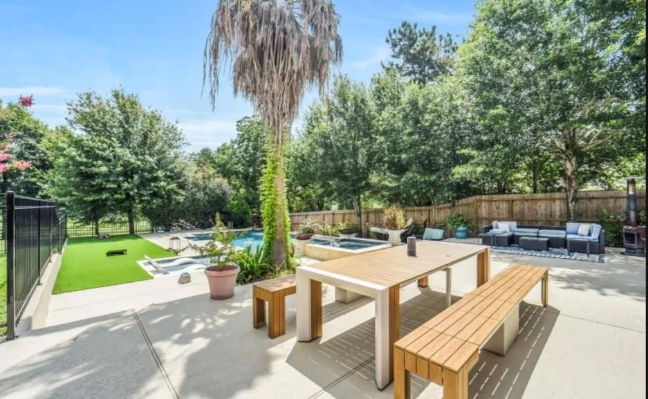 3011 Willow Oak Lane Sealy, TX 77474