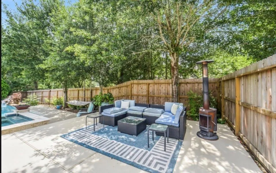 3011 Willow Oak Lane Sealy, TX 77474