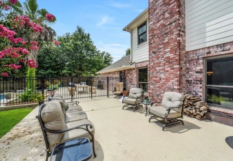 3011 Willow Oak Lane Sealy, TX 77474