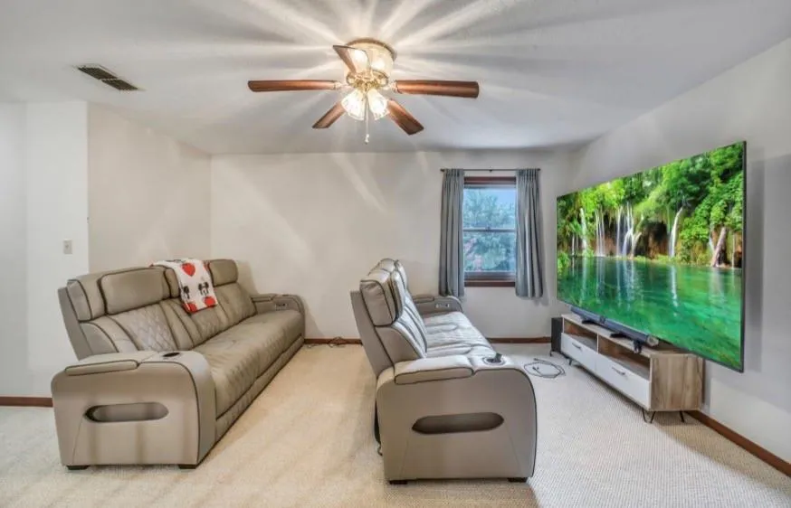 3011 Willow Oak Lane Sealy, TX 77474