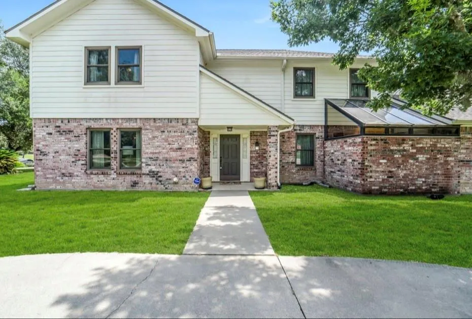 3011 Willow Oak Lane Sealy, TX 77474