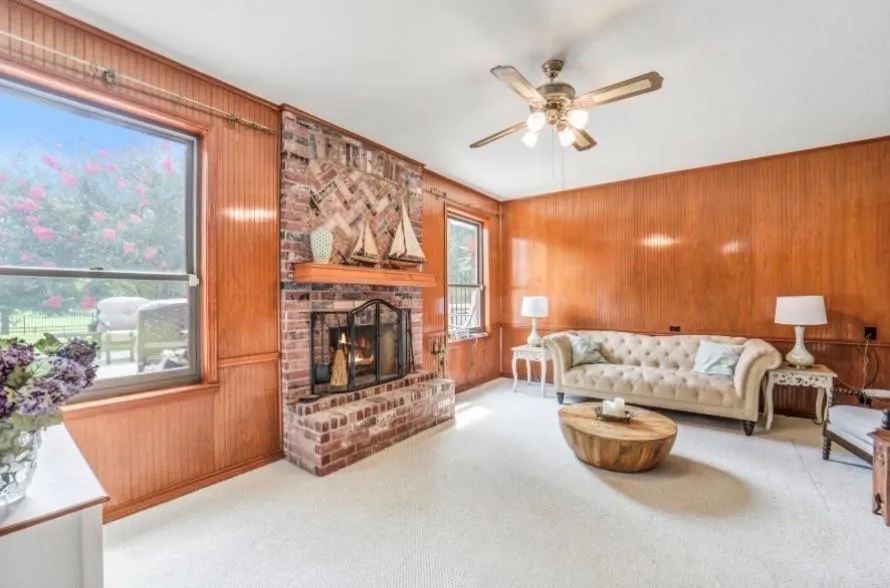 3011 Willow Oak Lane Sealy, TX 77474