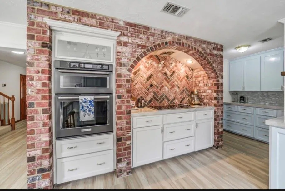 3011 Willow Oak Lane Sealy, TX 77474
