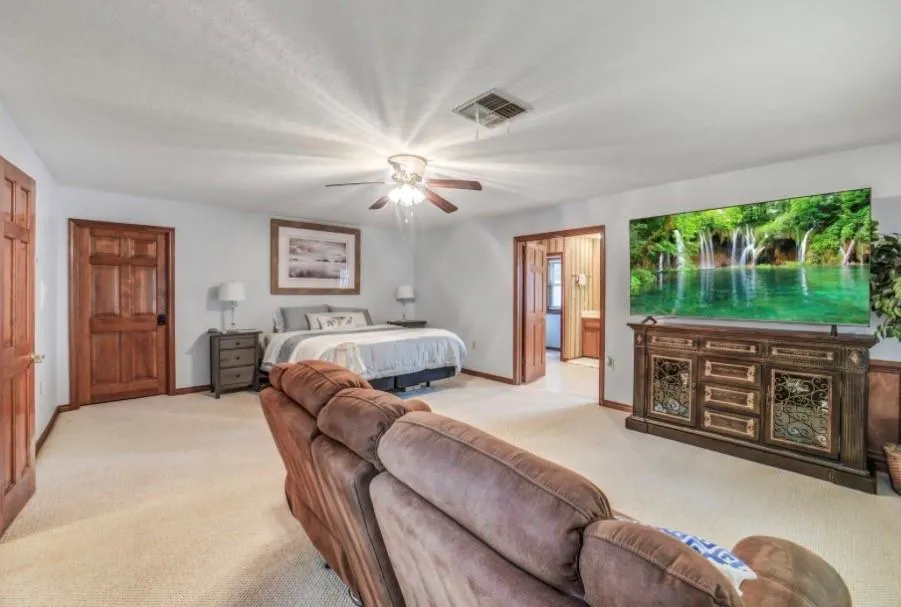 3011 Willow Oak Lane Sealy, TX 77474
