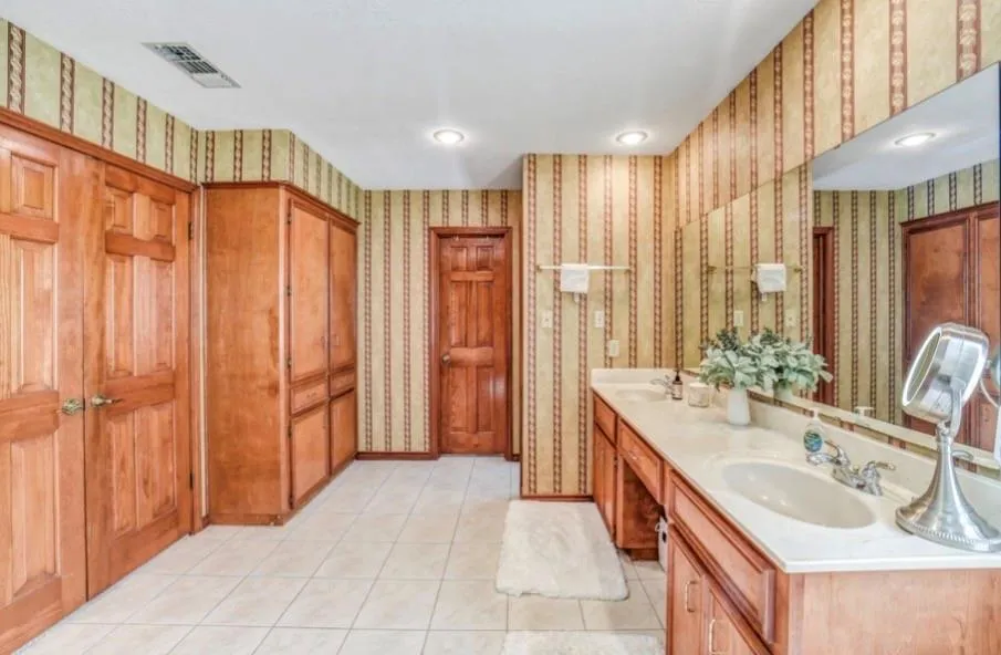 3011 Willow Oak Lane Sealy, TX 77474