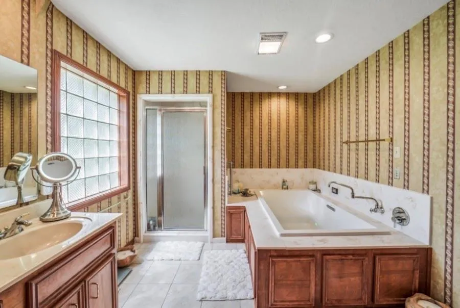 3011 Willow Oak Lane Sealy, TX 77474