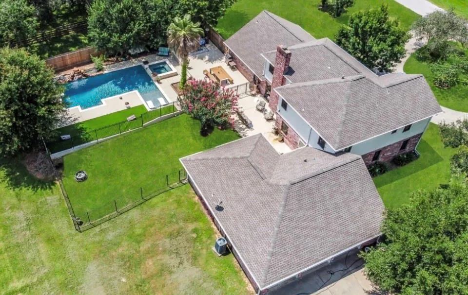 3011 Willow Oak Lane Sealy, TX 77474