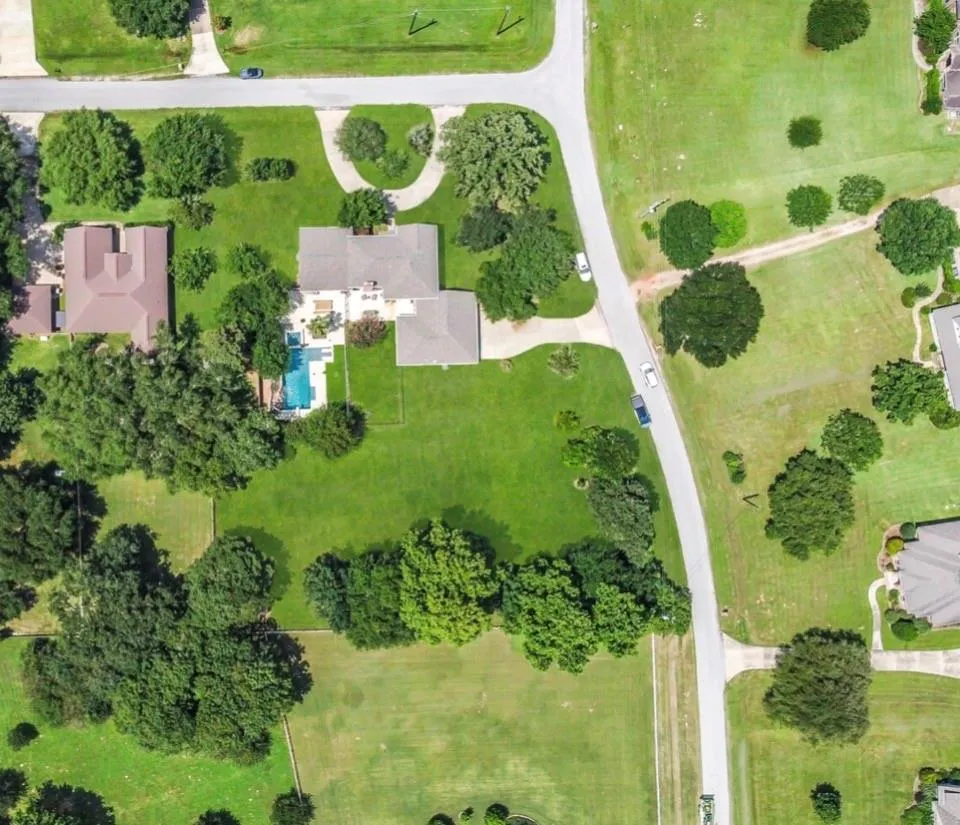 3011 Willow Oak Lane Sealy, TX 77474