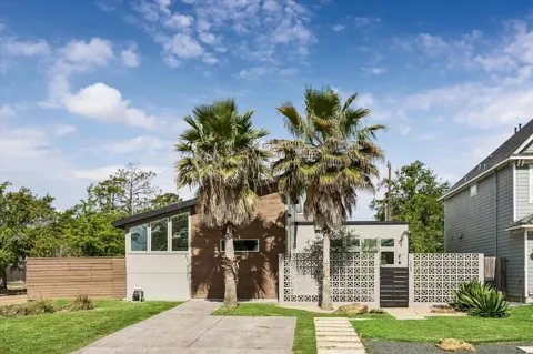 1562 Cheshire Lane