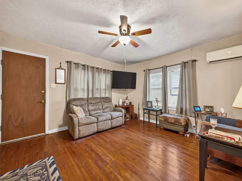 3514 Commerce Street Damon, TX 77430