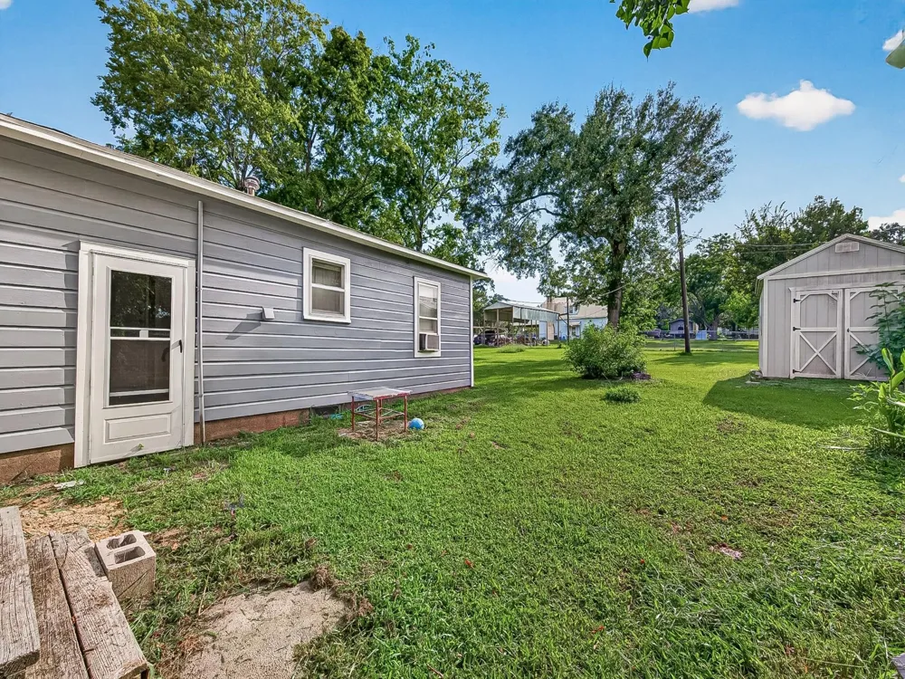 3514 Commerce Street Damon, TX 77430