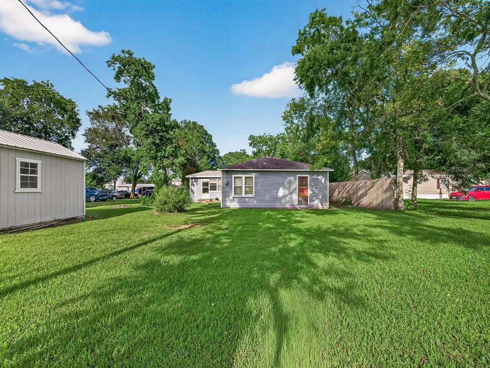 3514 Commerce Street Damon, TX 77430