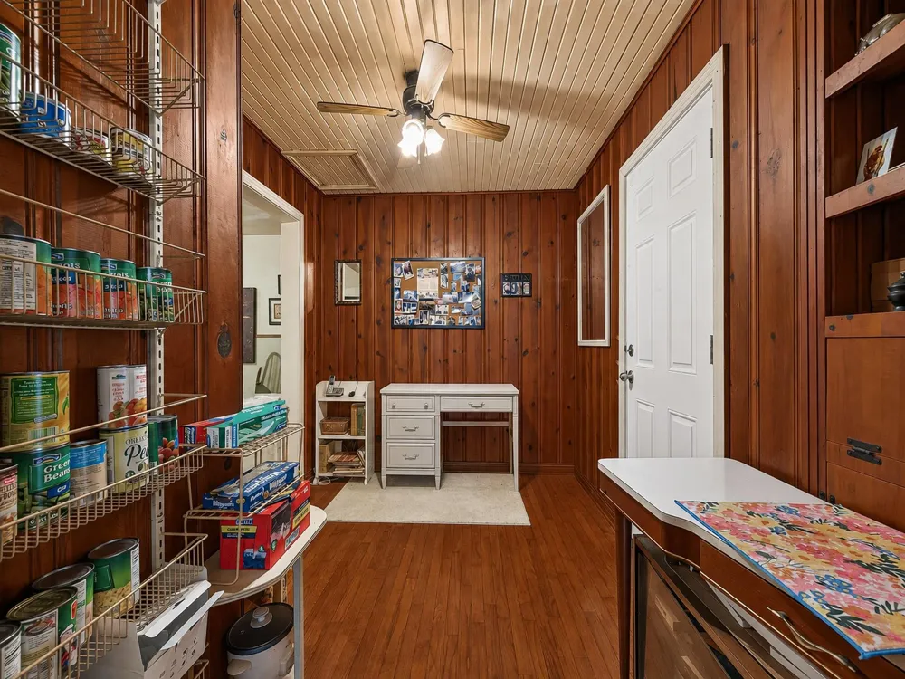 3514 Commerce Street Damon, TX 77430