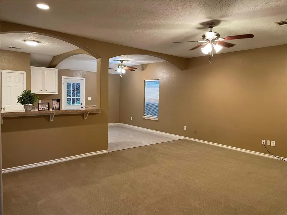 1499 E Dallas Street Conroe, TX 77301