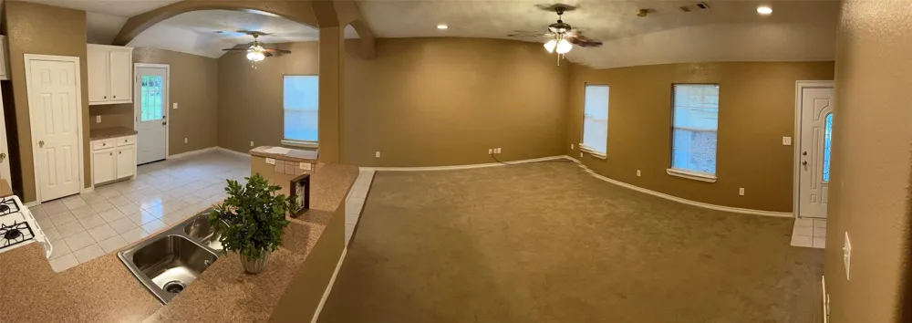1499 E Dallas Street Conroe, TX 77301