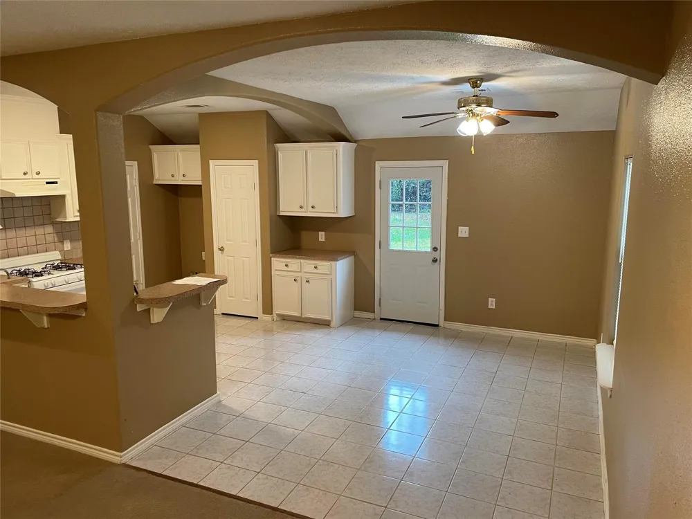 1499 E Dallas Street Conroe, TX 77301