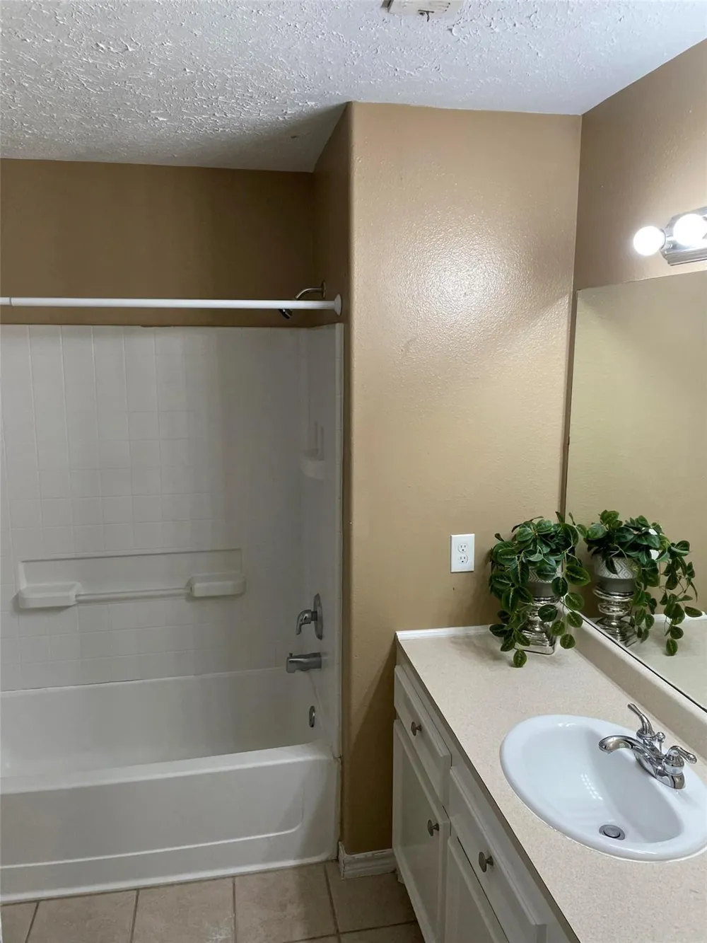 1499 E Dallas Street Conroe, TX 77301