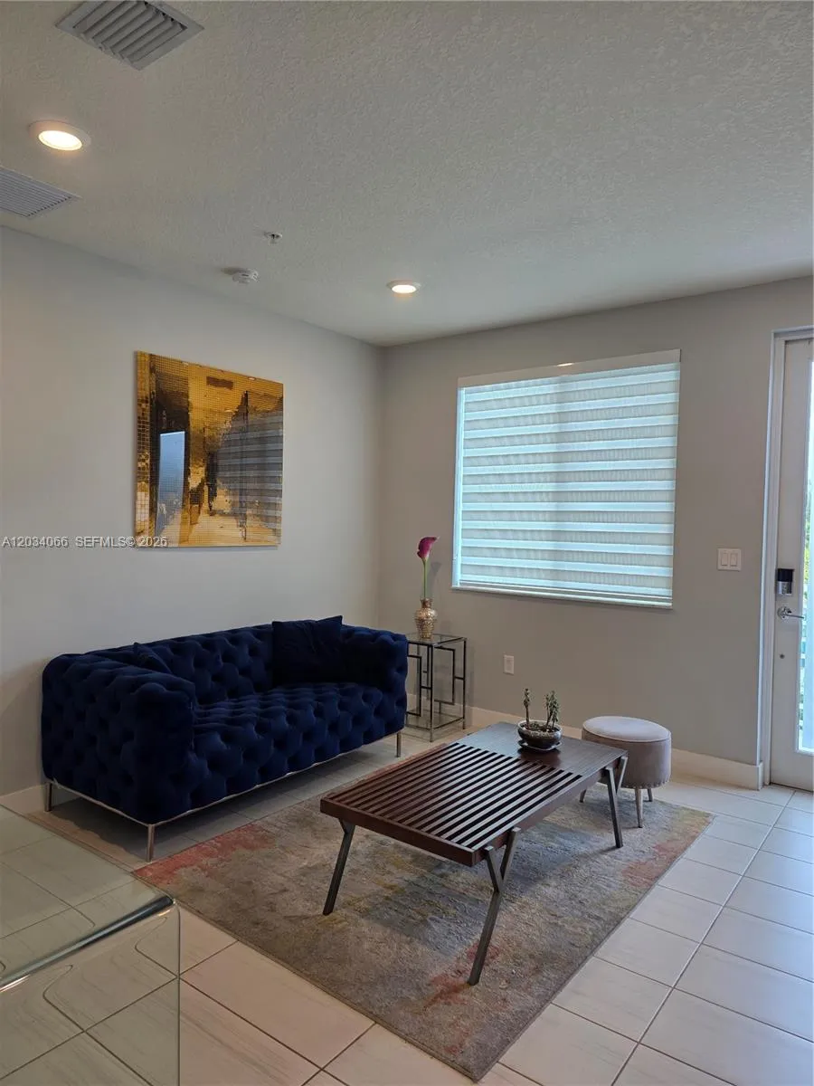10222 NW 64th Way #302 Doral, FL 33178