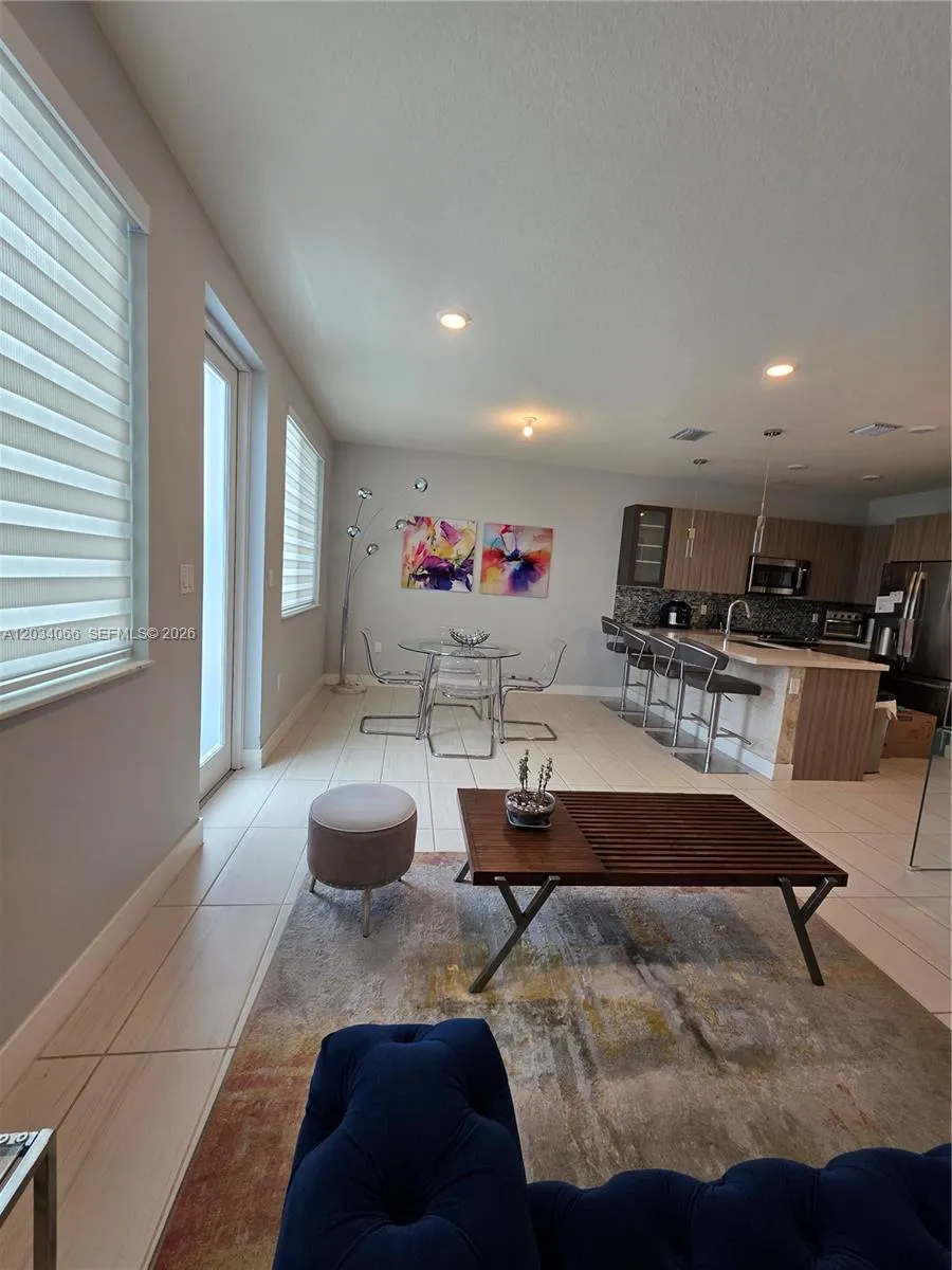 10222 NW 64th Way #302 Doral, FL 33178