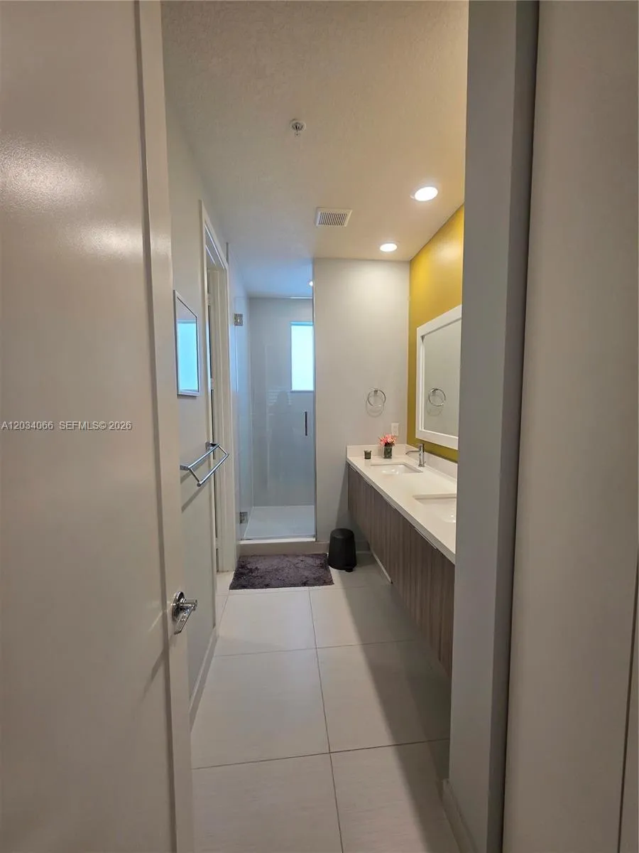 10222 NW 64th Way #302 Doral, FL 33178