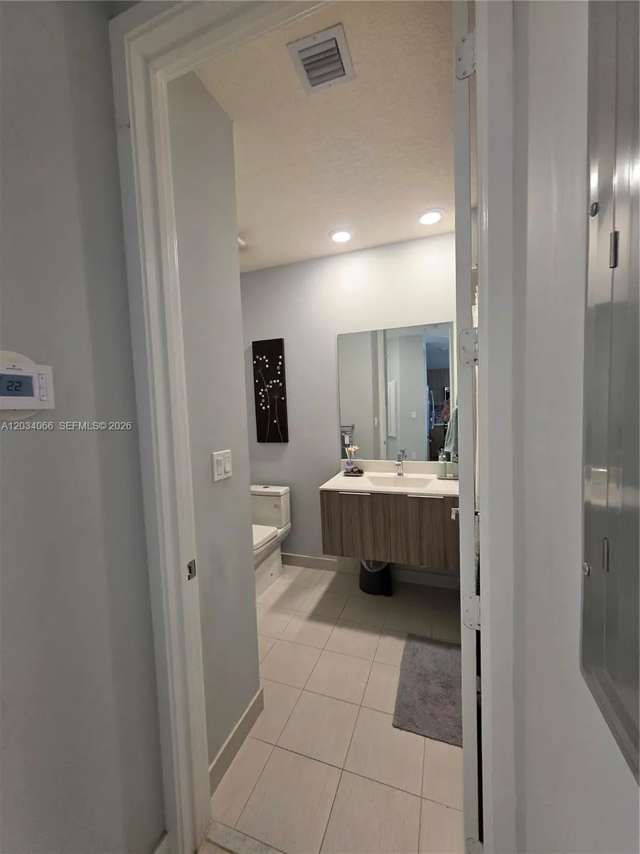 10222 NW 64th Way #302 Doral, FL 33178