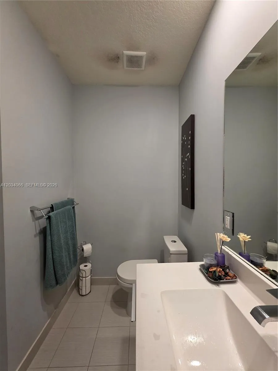 10222 NW 64th Way #302 Doral, FL 33178