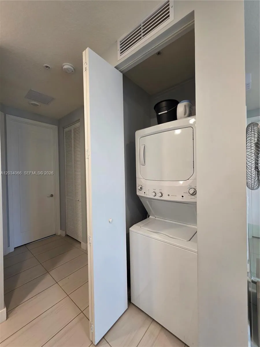 10222 NW 64th Way #302 Doral, FL 33178