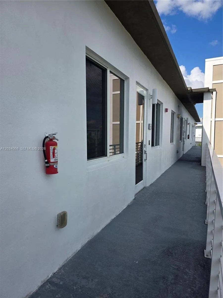 10222 NW 64th Way #302 Doral, FL 33178