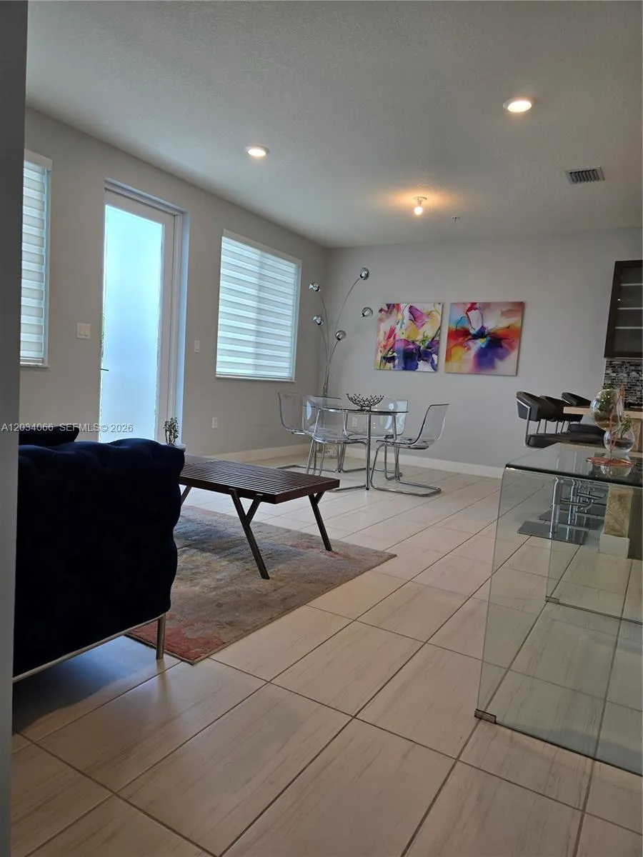10222 NW 64th Way #302 Doral, FL 33178