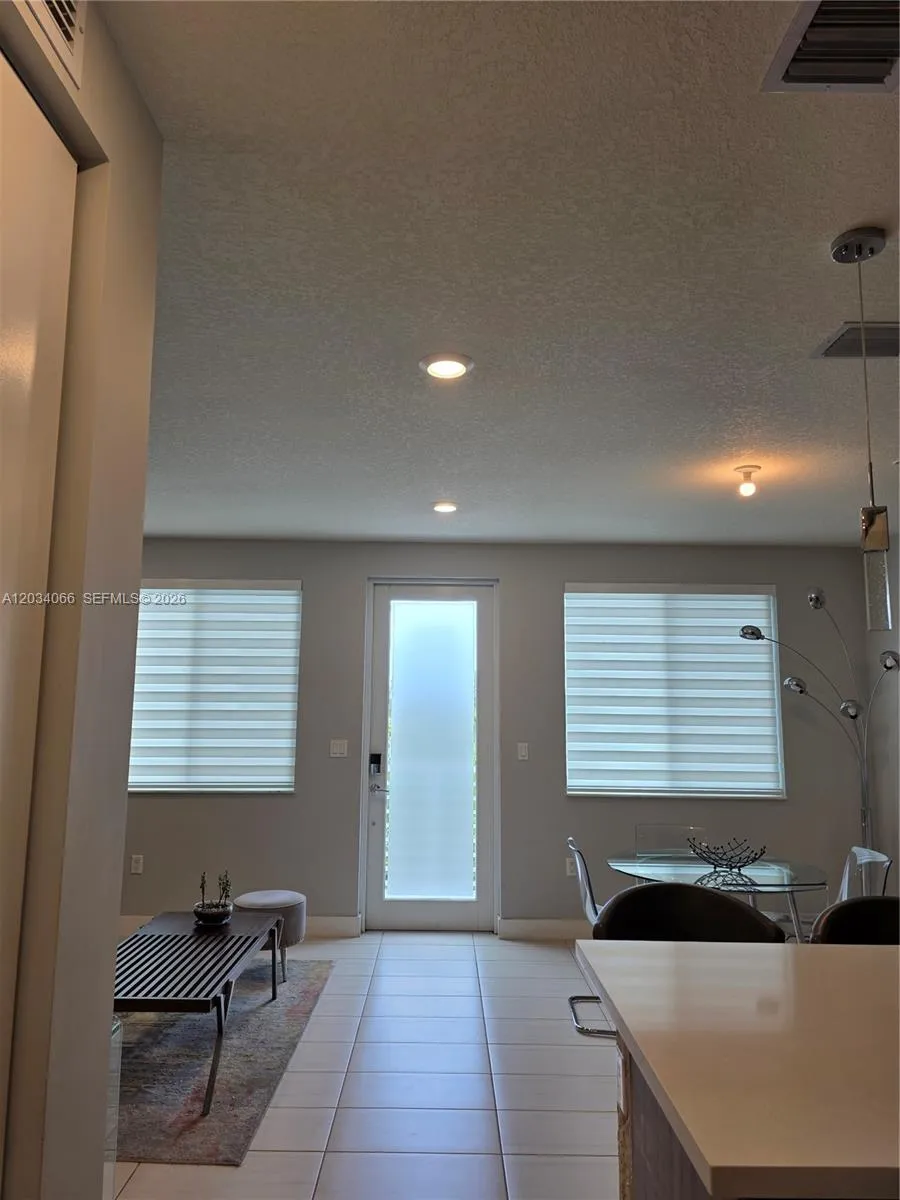 10222 NW 64th Way #302 Doral, FL 33178