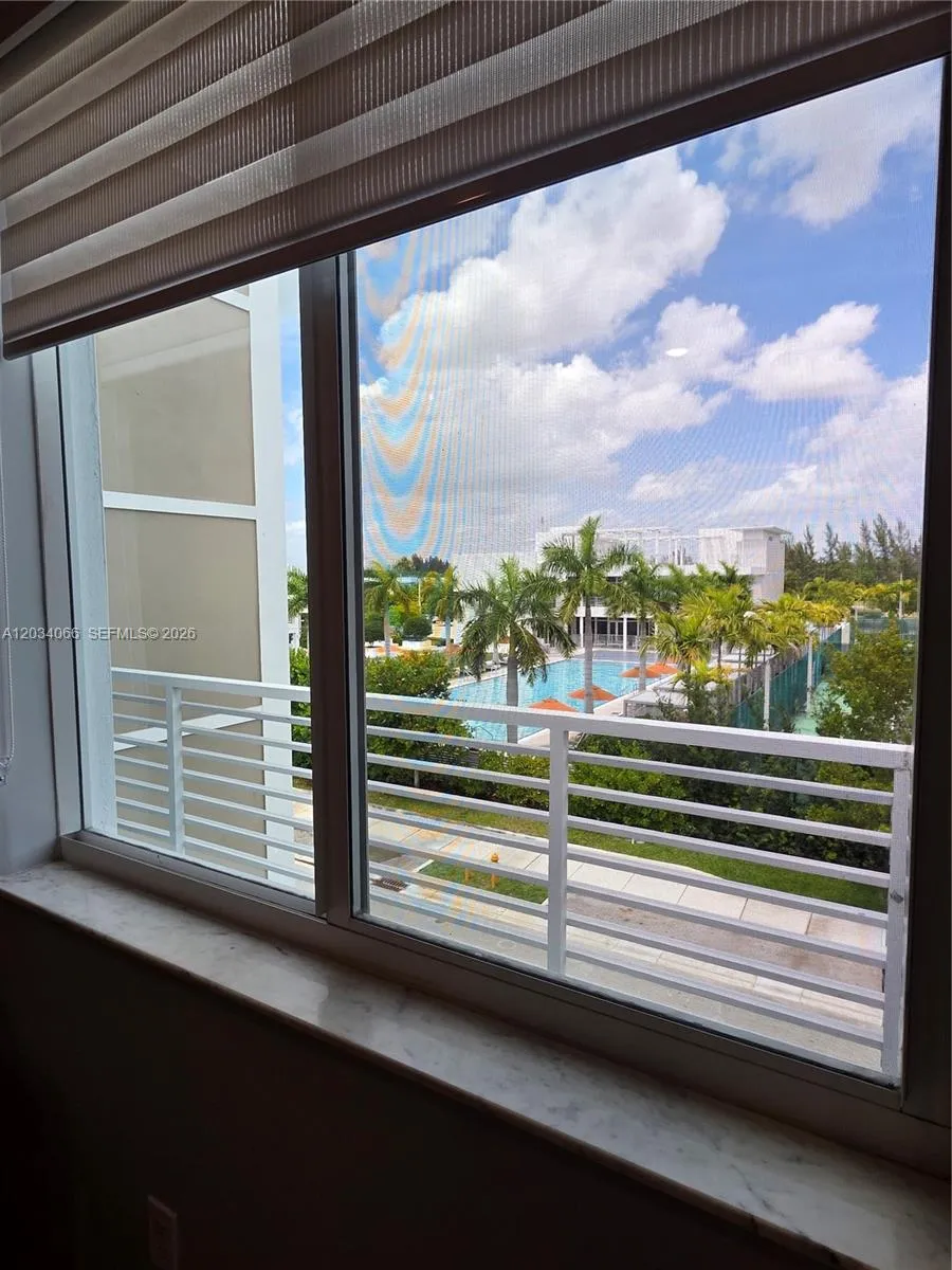 10222 NW 64th Way #302 Doral, FL 33178