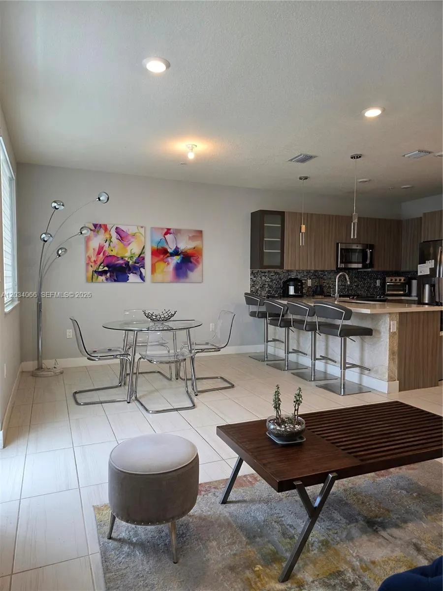 10222 NW 64th Way #302 Doral, FL 33178