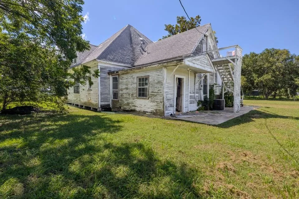 23378 State Highway 35 S Palacios, TX 77465