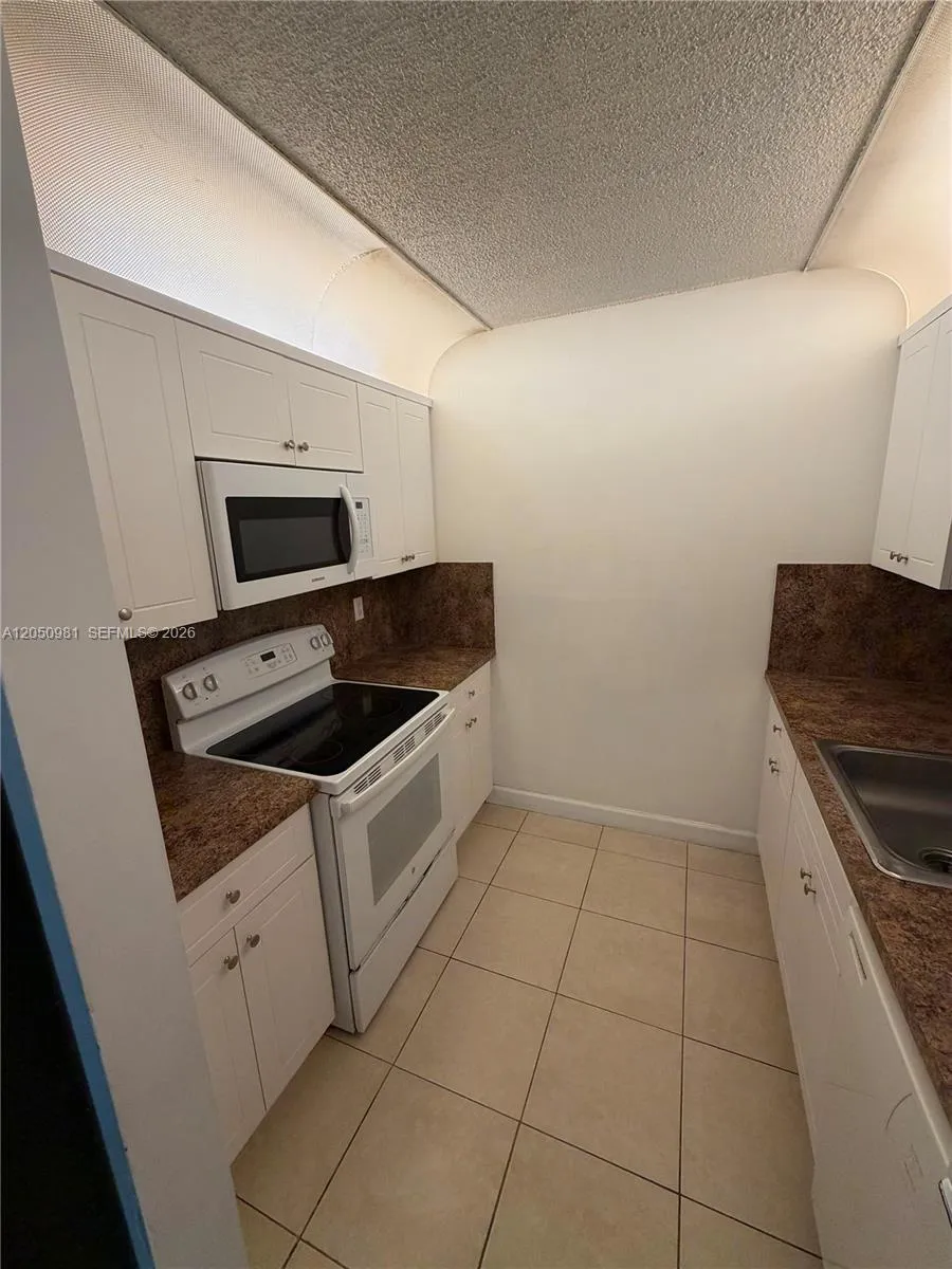 8200 SW 210th St #303 Cutler Bay, FL 33189