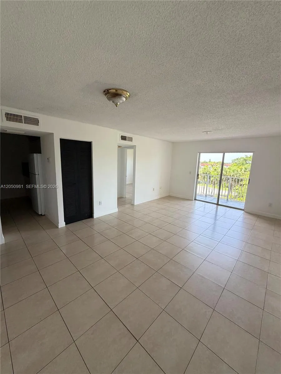 8200 SW 210th St #303 Cutler Bay, FL 33189