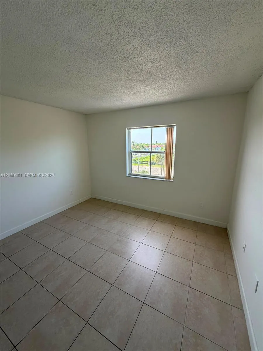 8200 SW 210th St #303 Cutler Bay, FL 33189