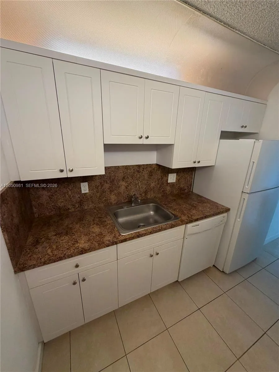 8200 SW 210th St #303 Cutler Bay, FL 33189
