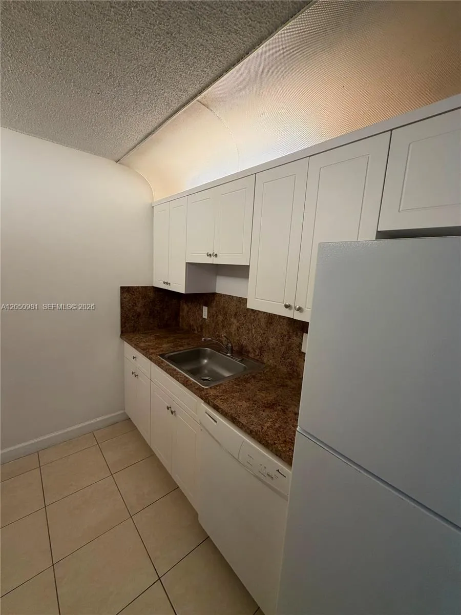 8200 SW 210th St #303 Cutler Bay, FL 33189