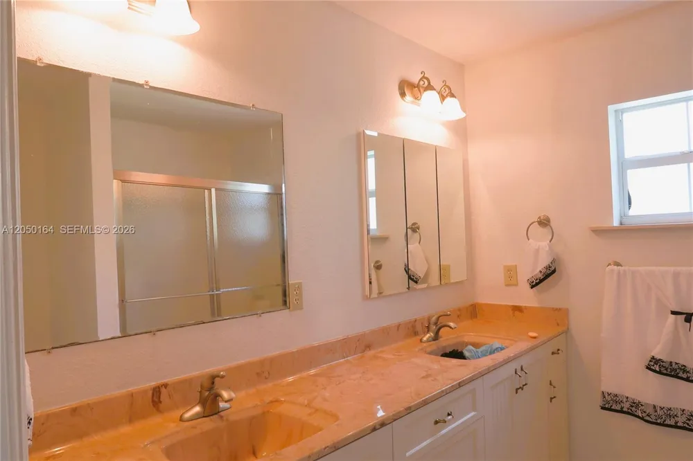 2010 2010 everlast terrace Sebring, FL 33875