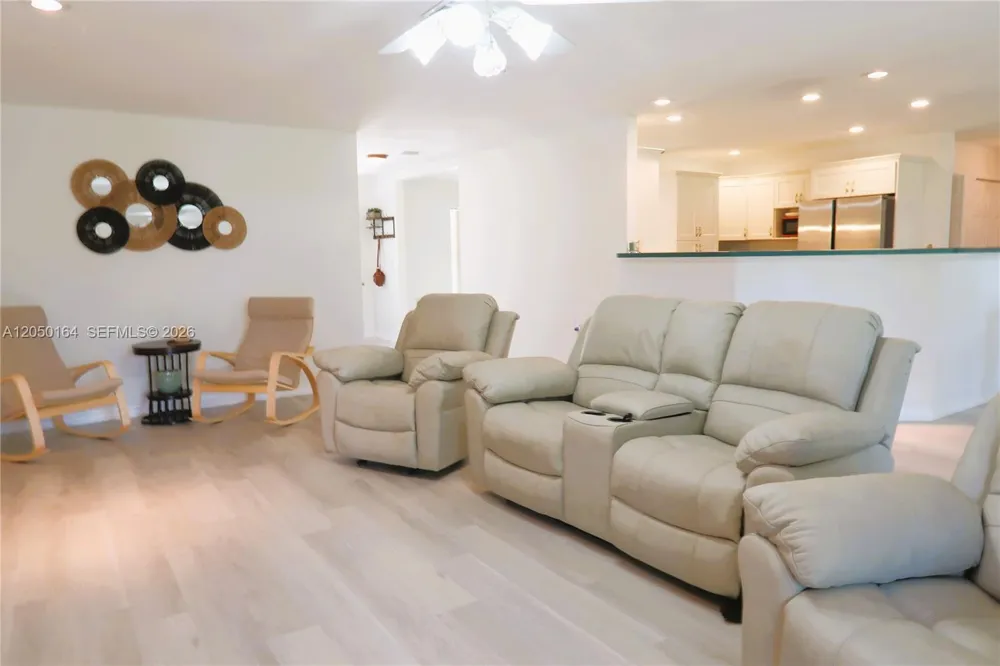 2010 2010 everlast terrace Sebring, FL 33875
