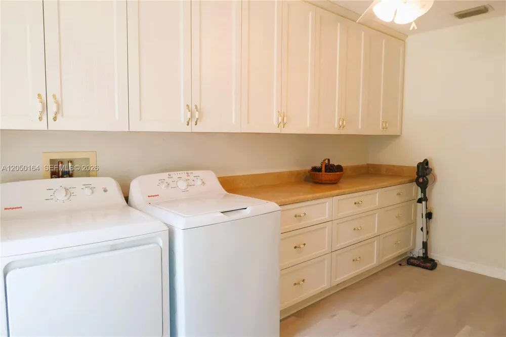 2010 2010 everlast terrace Sebring, FL 33875